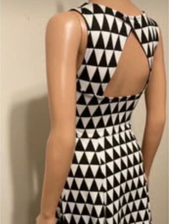 H&M Dresses & Skirts - NWOT | H&M | L | Black & White Geometric Sleeveless Fit & Flare Dress